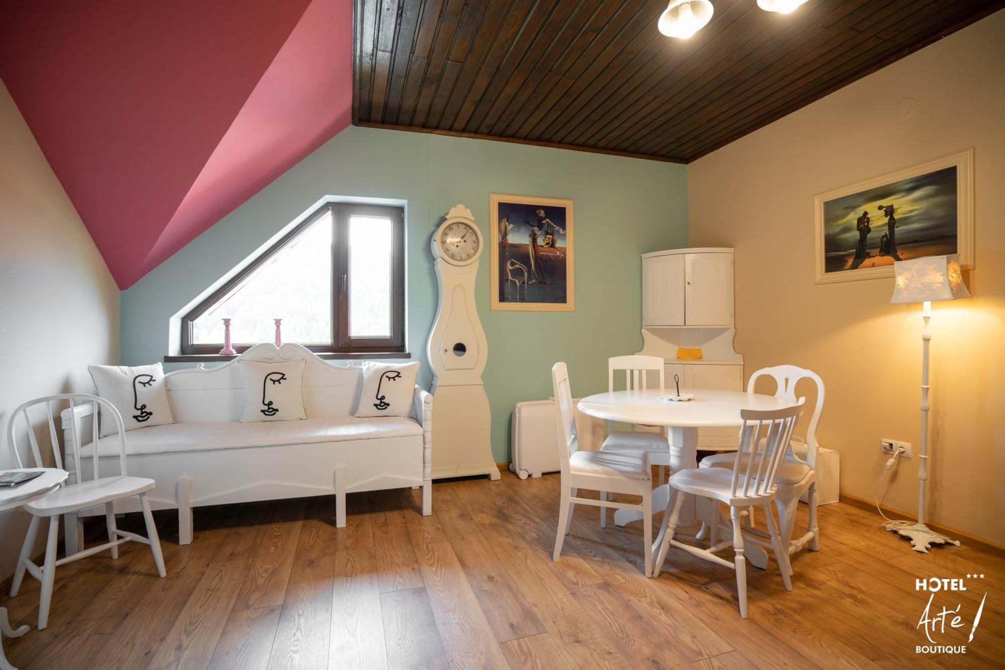 Art'E Boutique Rooms BaileTusnad Esterno foto