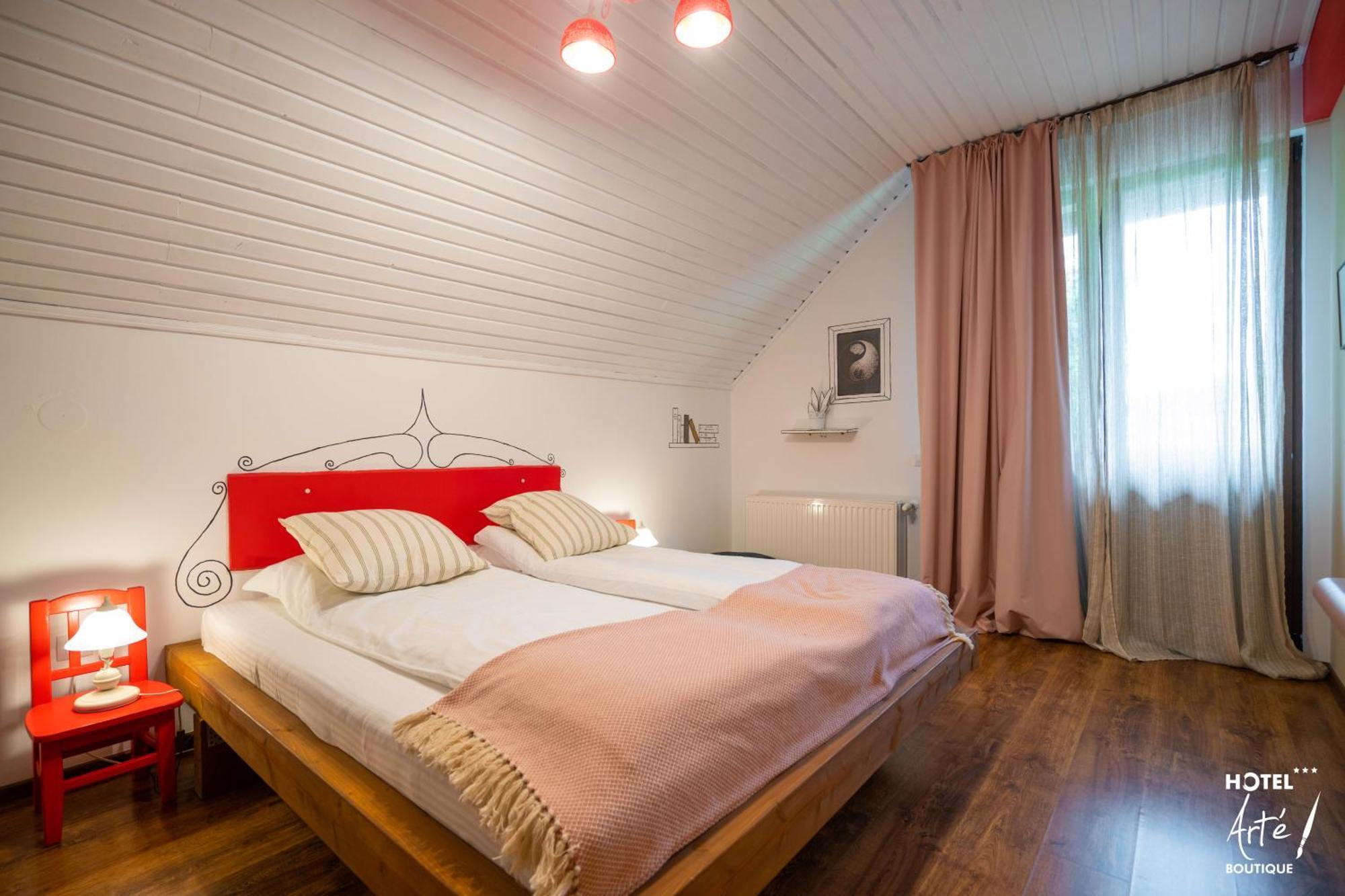 Art'E Boutique Rooms BaileTusnad Esterno foto