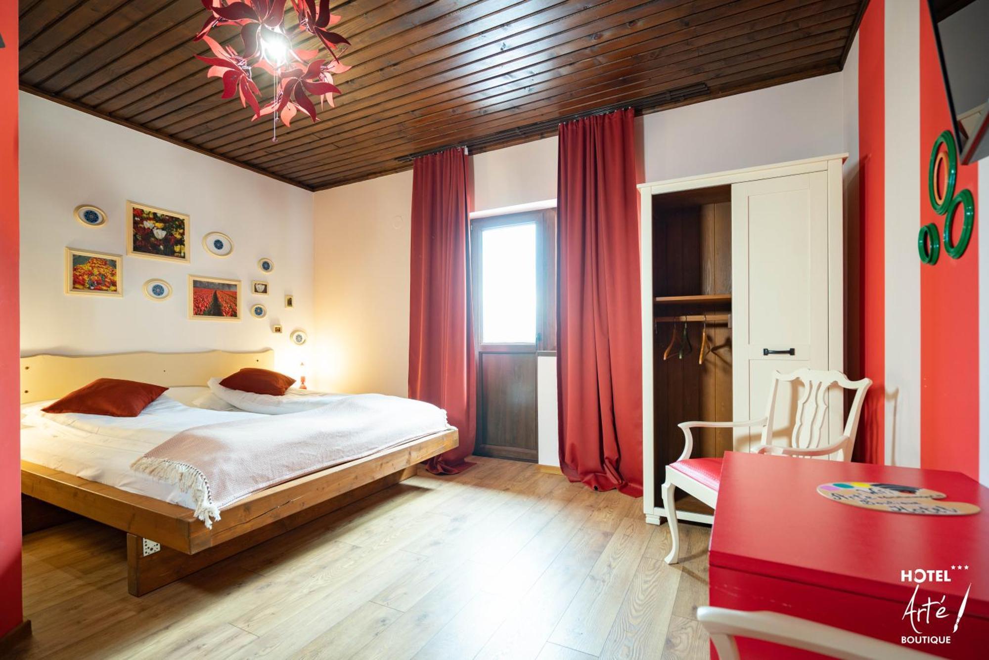 Art'E Boutique Rooms BaileTusnad Esterno foto